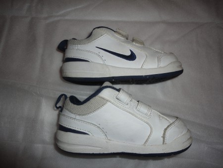 Tennis Nike blanc T23 3.5€